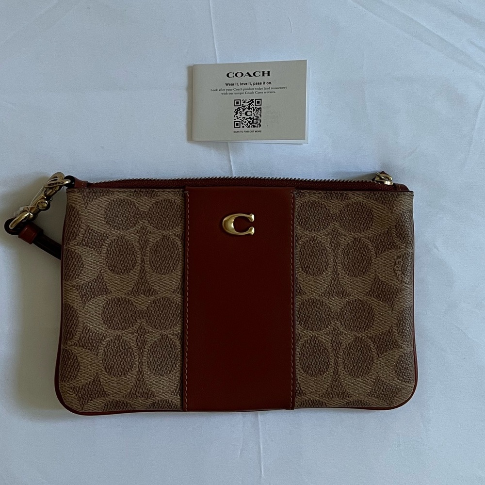 Coach Essential Small Wristlet Signature Canvas - Picture 3 of 6